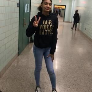 Meet your Posher, Alanis